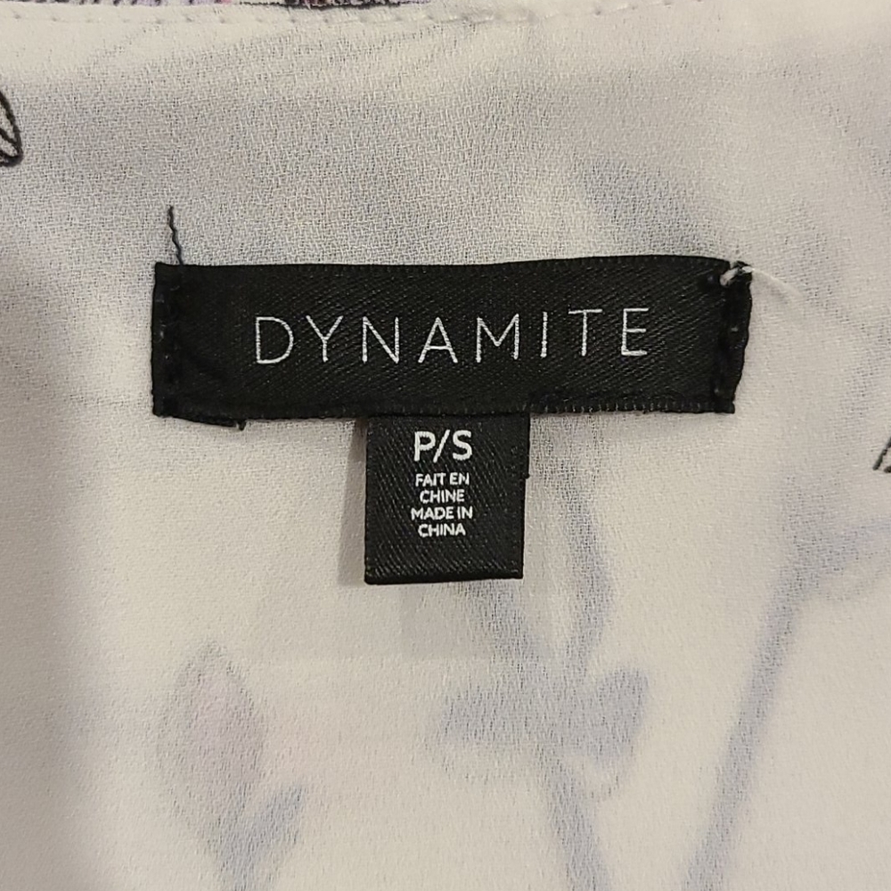 Dynamite semi-sheer floral blouse - Picture 7 of 8
